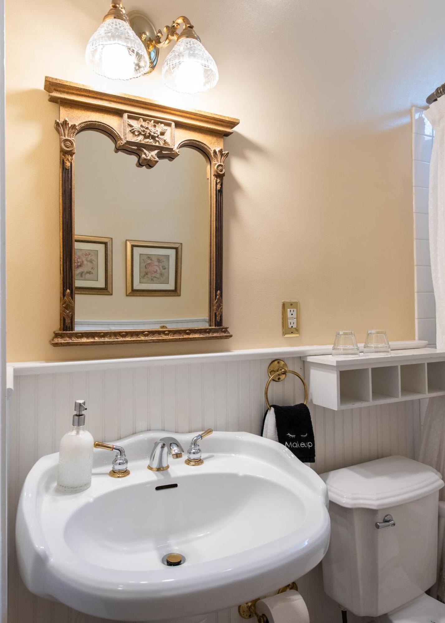 Dupont Mansion Bed & Breakfast Louisville Quarto foto